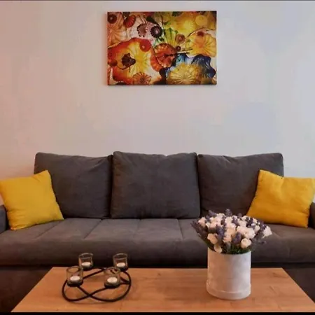 Alezzi Eda S Apartment